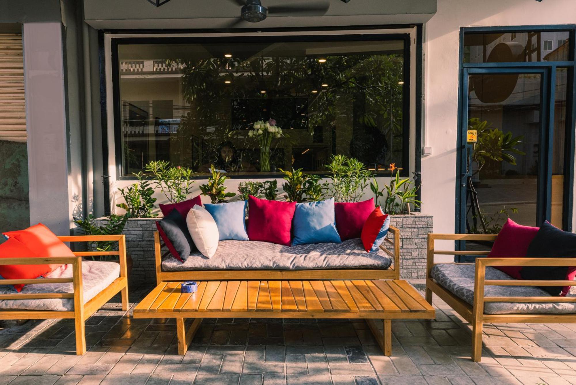 Suite Home Boutique Hotel Phnom Penh Exterior photo