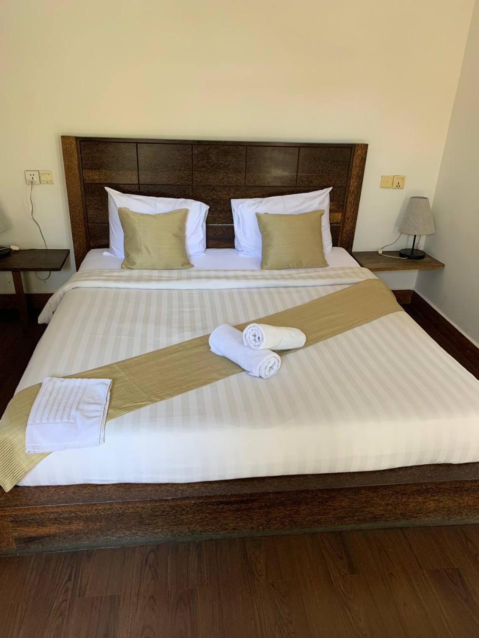 Suite Home Boutique Hotel Phnom Penh Exterior photo